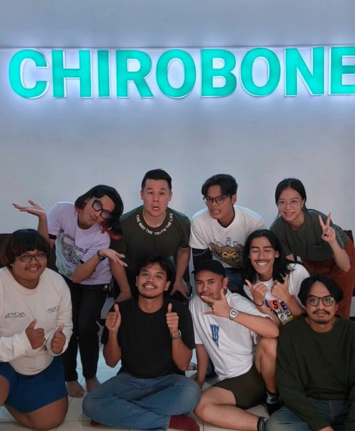 Tim dan pasien Chirobone berfoto bersama